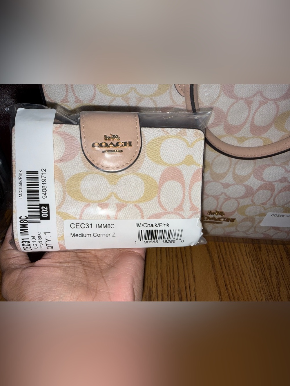 Coach Outlet Medium Corner Zip Wallet In Signature Canvas - Picture 7 of 10